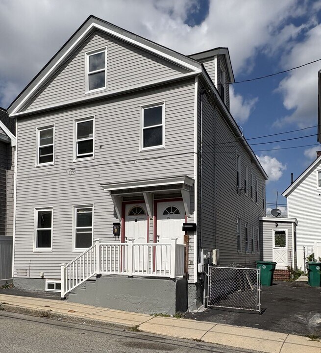26 Abbott St in Lowell, MA - Foto de edificio