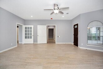 24600 Nine Bar Rd in Hempstead, TX - Building Photo - Building Photo
