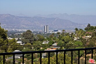 3712 Berry Dr in Los Angeles, CA - Building Photo - Building Photo