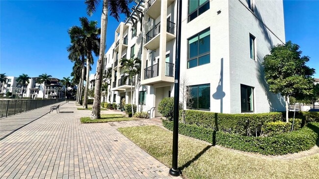 4670 NW 84th Ave in Doral, FL - Building Photo - Building Photo