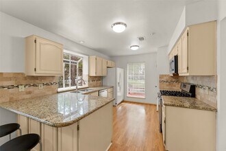 38 Tall Sky Pl in The Woodlands, TX - Building Photo - Building Photo