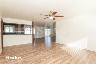 3502 E Greenway Ln in Phoenix, AZ - Foto de edificio - Building Photo