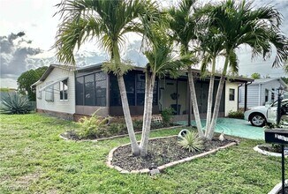 3165 Bunny Run Dr in North Fort Myers, FL - Building Photo - Building Photo