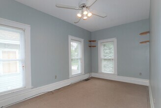 146 Meadville St, Unit Second Floor Apartment in Edinboro, PA - Building Photo - Building Photo