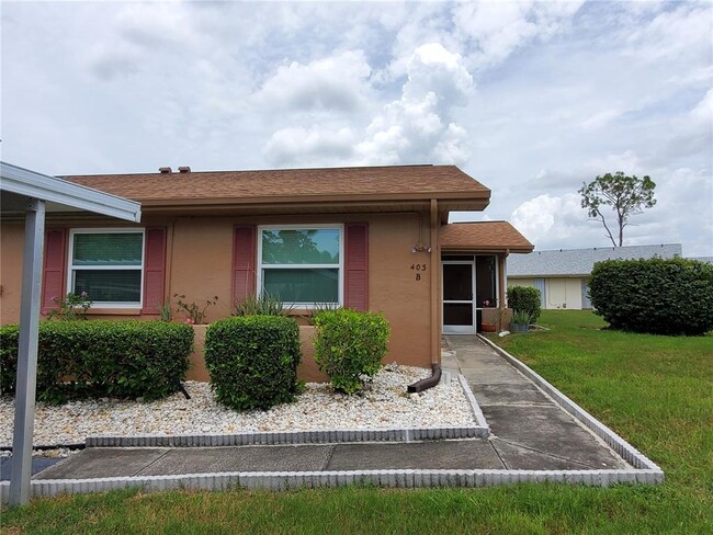 403 Finchley Ct in Sun City Center, FL - Building Photo - Building Photo
