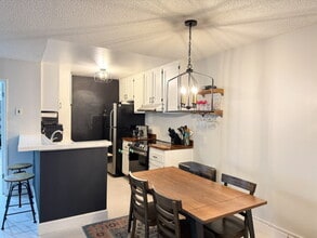 23515 Lyons Ave in Santa Clarita, CA - Building Photo - Building Photo