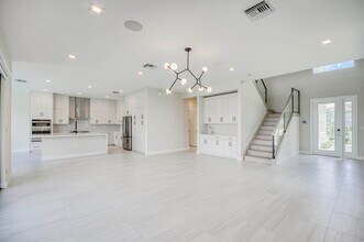 10077 Heron Flock Dr in Palm Beach Gardens, FL - Building Photo - Building Photo