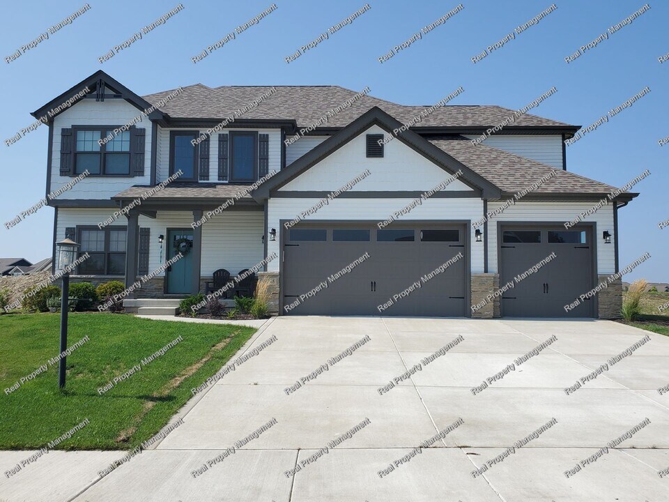 10518 Talus Dr in Dyer, IN - Building Photo