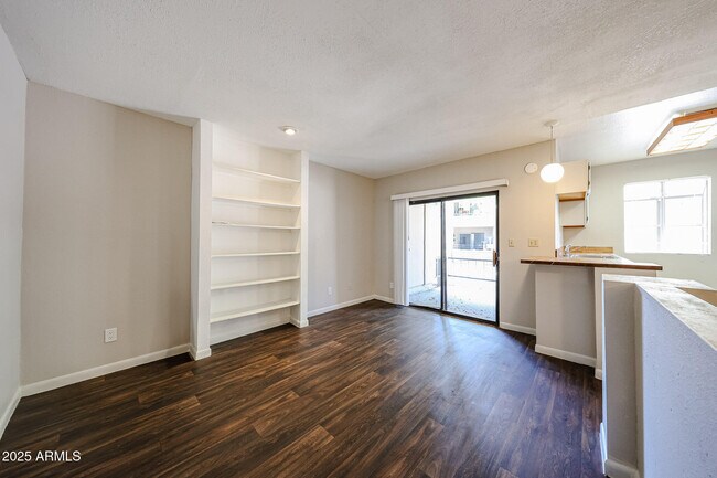 747 S Ext Rd in Mesa, AZ - Building Photo - Building Photo