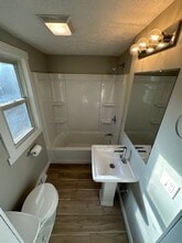 210 Edwin St NW in Hartville, OH - Building Photo - Building Photo