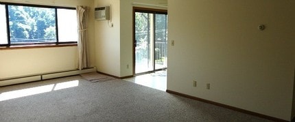 Langdon Lake Apartments in Mound, MN - Building Photo - Interior Photo