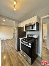 1326 S Bronson Ave in Los Angeles, CA - Building Photo - Building Photo