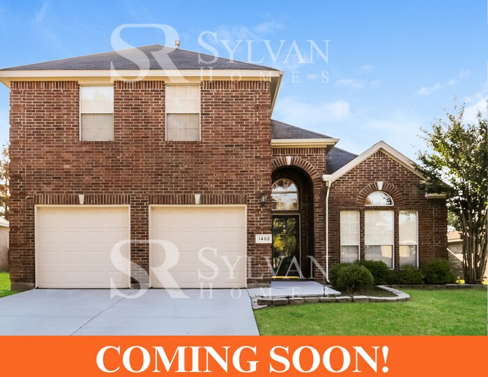 1402 Oxford Dr in Mansfield, TX - Foto de edificio