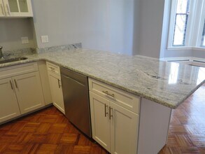 61 Adams St, Unit 1 in Somerville, MA - Building Photo - Building Photo