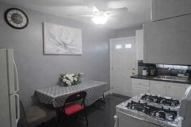 412-414 Ferry St in Everett, MA - Building Photo - Building Photo