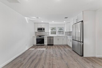 41 Hoffman St in South Hackensack, NJ - Building Photo - Building Photo