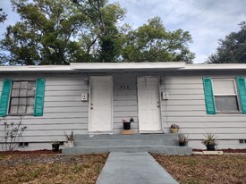 520 Grannis Ave S in Titusville, FL - Building Photo