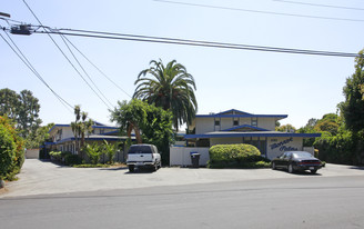 Monroe Palms Apartments in Mountain View, CA - Building Photo