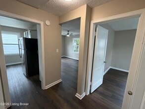 1006 Navaho Pl in Louisville, KY - Building Photo - Building Photo