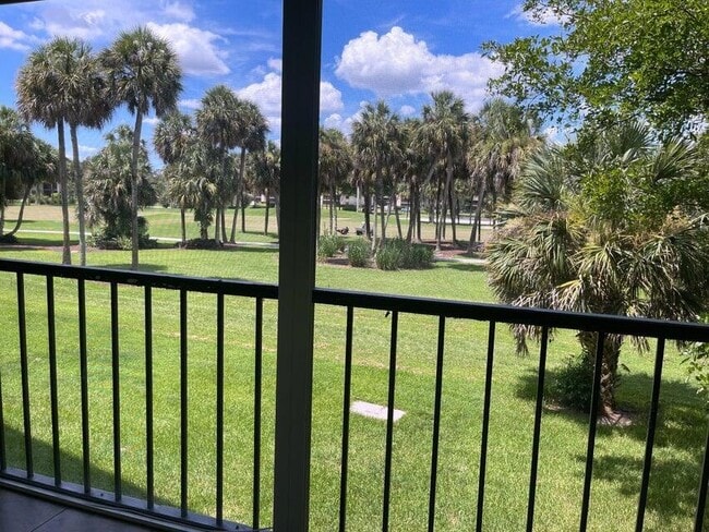 2460 Deer Creek Country Club Blvd in Deerfield Beach, FL - Building Photo - Building Photo