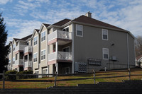 Stone Hill Apartments in Washingtonville, NY - Foto de edificio - Building Photo