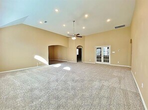 918 Primrose Dr in Sanger, TX - Foto de edificio - Building Photo