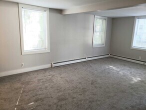 25 1/2 Fairmount St in Nashua, NH - Building Photo - Building Photo