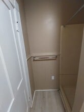 11 Columbia Ave, Unit Apartment in Jamestown, NY - Foto de edificio - Building Photo