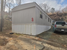 1075 Sweeten Creek Rd in Asheville, NC - Building Photo