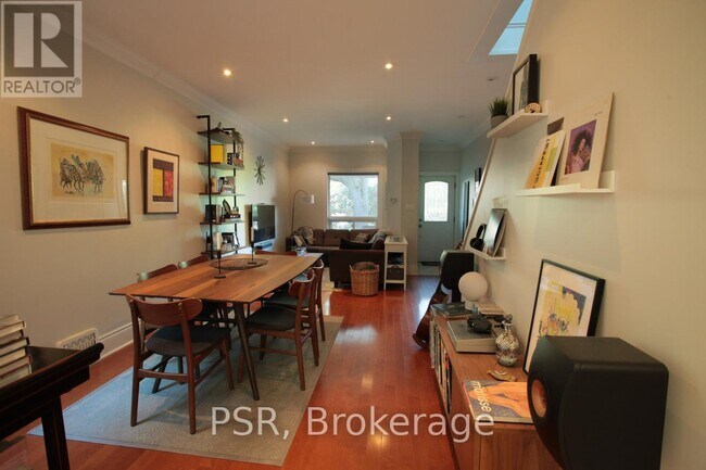 993 Logan Ave in Toronto, ON - Building Photo - Building Photo