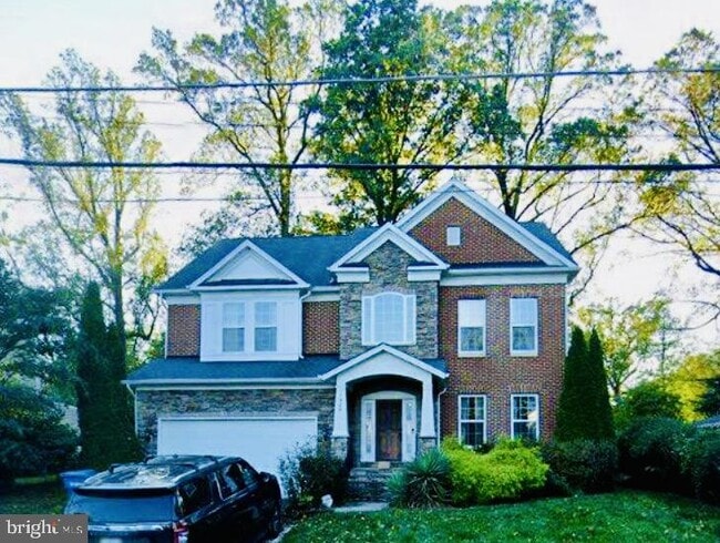 1924 Hillside Dr