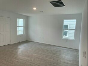 4535 Glades Wy in San Antonio, TX - Building Photo - Building Photo