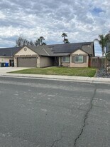 3154 Nutmeg Pl in Hanford, CA - Building Photo