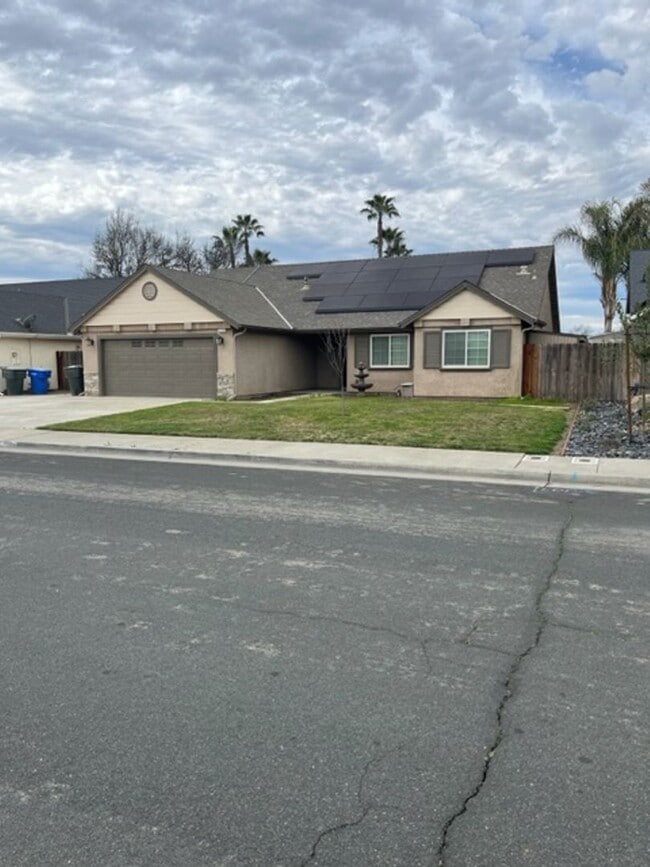 property at 3154 Nutmeg Pl