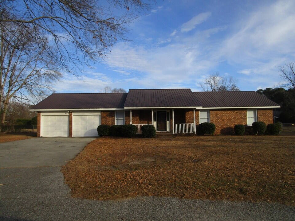 40 Travis Ct in Sumter, SC - Building Photo