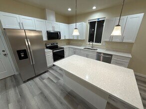 9007 Nafizah Way in Yakima, WA - Building Photo - Building Photo