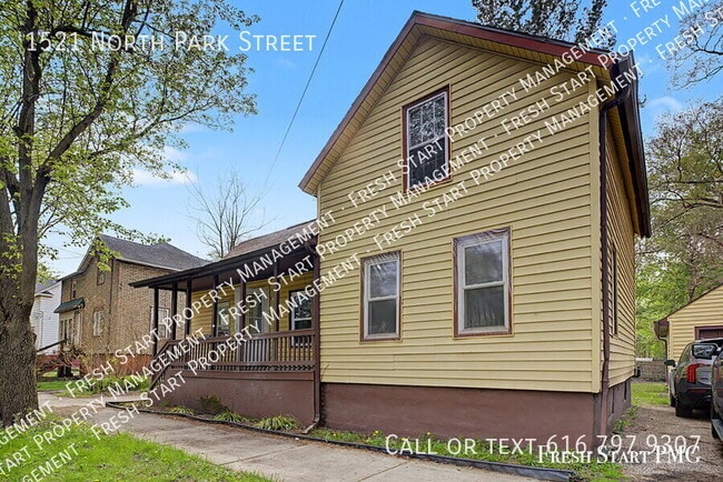property at 1521 N Park St