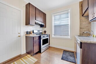 3153 W Augusta Blvd, Unit #1B in Chicago, IL - Foto de edificio - Building Photo