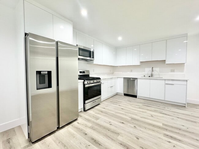 816 N Edinburgh Ave in Los Angeles, CA - Building Photo - Building Photo