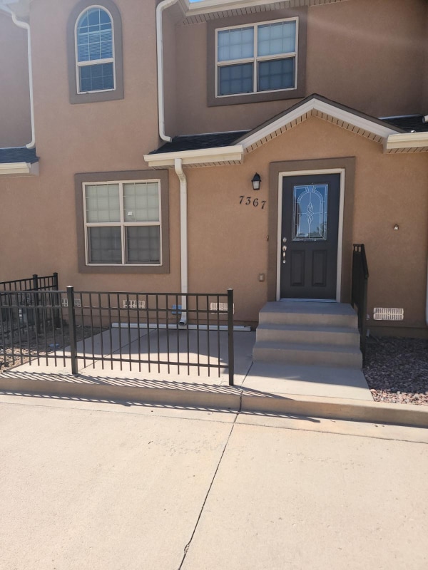 property at 7367 Carlin Grv