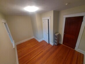 12 East St in Ansonia, CT - Building Photo - Building Photo