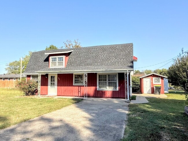 property at 209 E 21st St