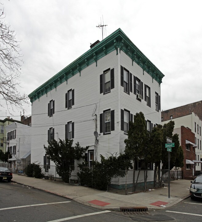 20 St Pauls Ave in Jersey City, NJ - Foto de edificio