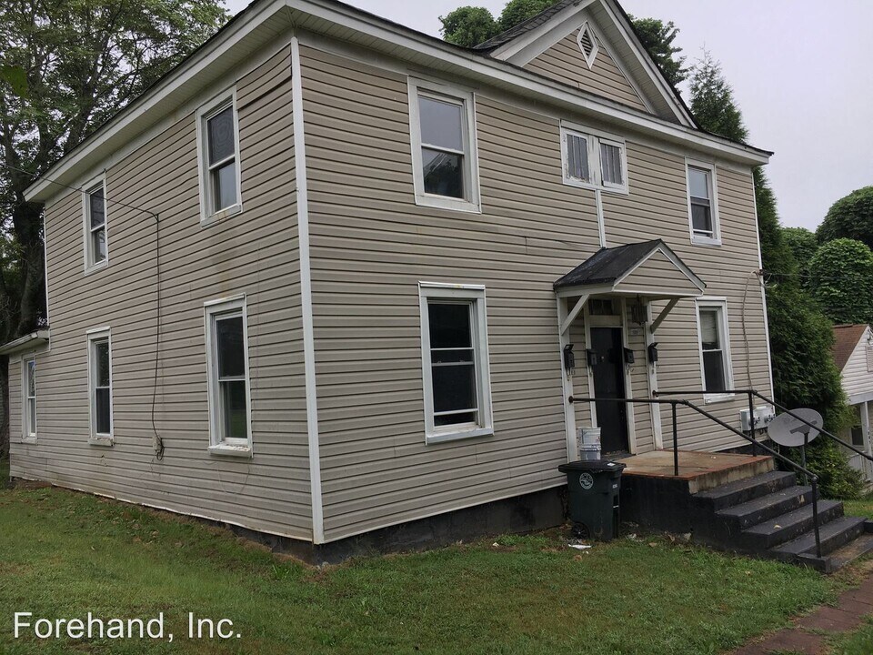 1009 4th St in Lynchburg, VA - Foto de edificio