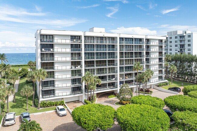 Halcyon North Building in Palm Beach, FL - Building Photo - Building Photo