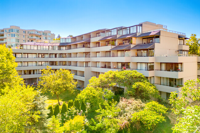 Moberly Apartments in Vancouver, BC - Building Photo - Building Photo