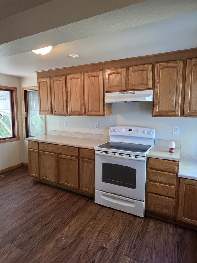 2104 Reaney Ave E in St. Paul, MN - Building Photo - Building Photo