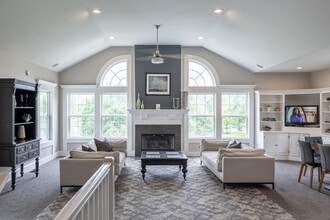 LINDEN SQUARE in Indianapolis, IN - Building Photo - Interior Photo