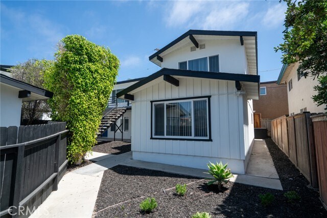 241 Avenida Pelayo-Unit -2 in San Clemente, CA - Foto de edificio