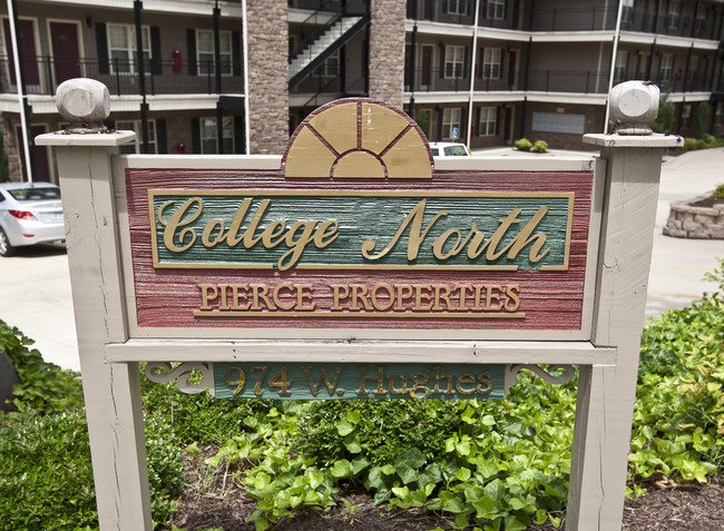 College North Apartments in Fayetteville, AR - Foto de edificio - Building Photo